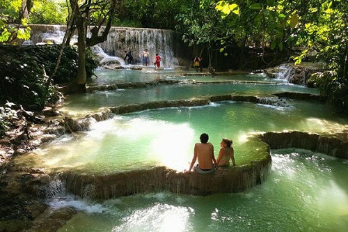 Thả mình vào dòng nước mát lạnh từ các thác nước tự nhiên tại Luông Phabang